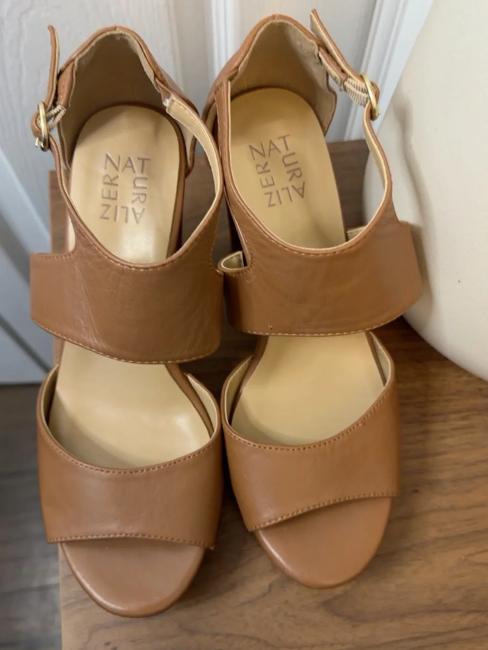 Naturalizer 9W Cognac Leather Platform Block Heel Ankle Strap Sandals